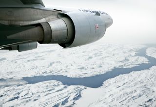 MD11 over Greenland_2